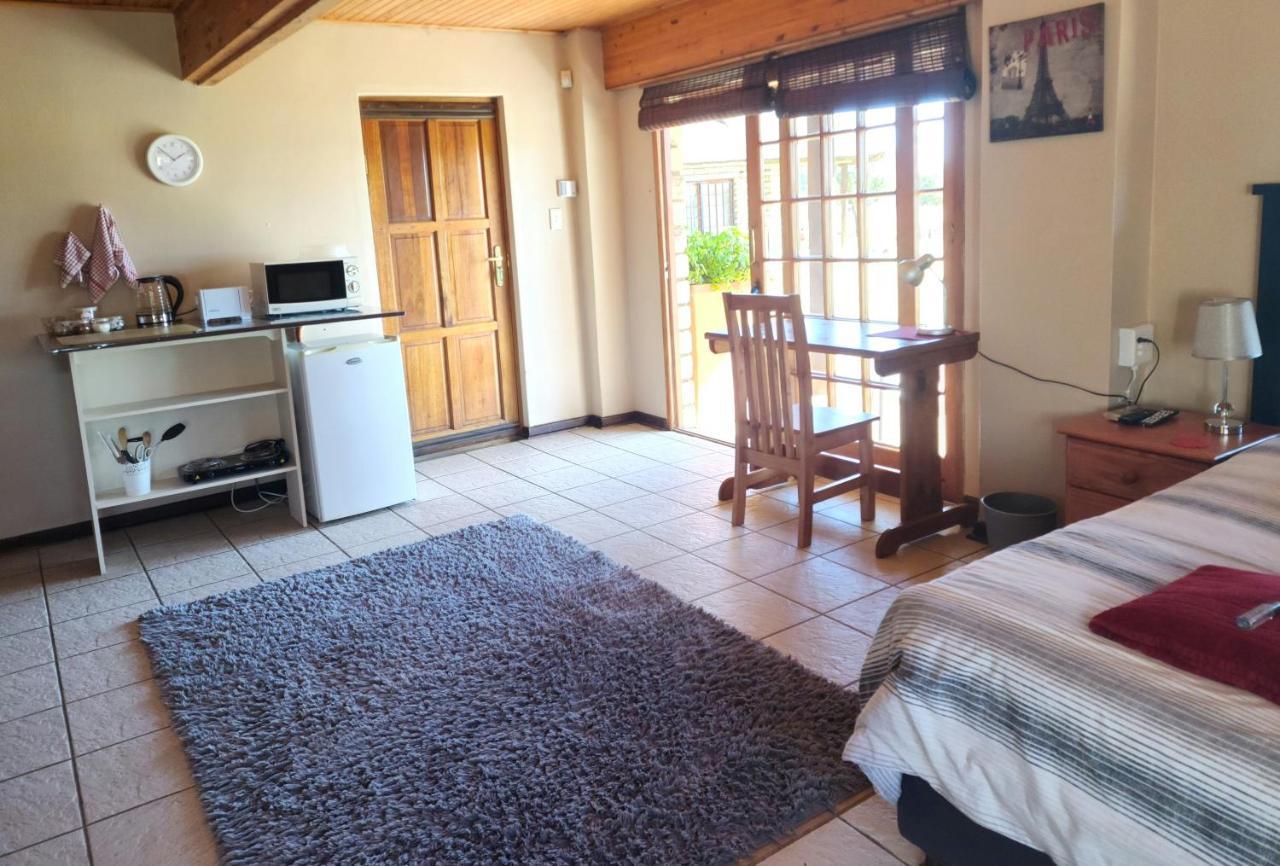 Safe Haven Guesthouse Bloemfontein Extérieur photo