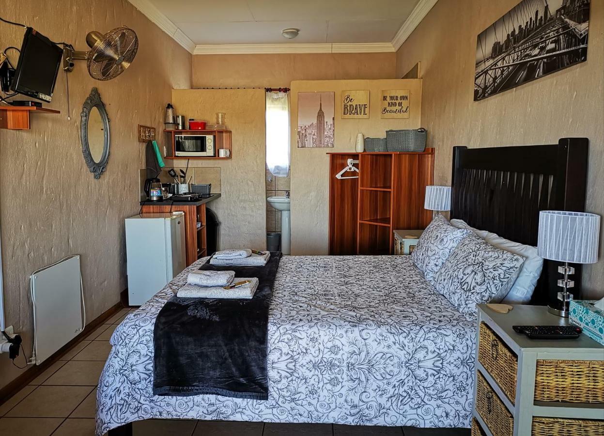 Safe Haven Guesthouse Bloemfontein Extérieur photo